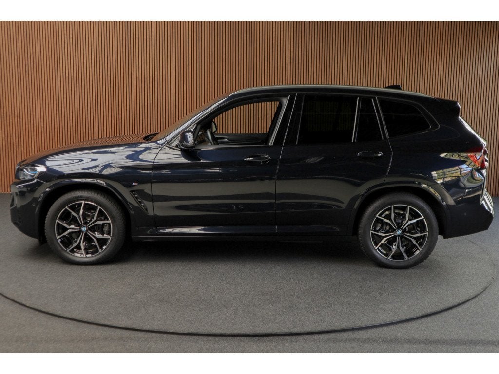 BMW X3 xDrive20i High Exe M-Pakket Leer Camera HUD ACC Navi, Gebruikt, Zwart, 4 cilinders, Zwart