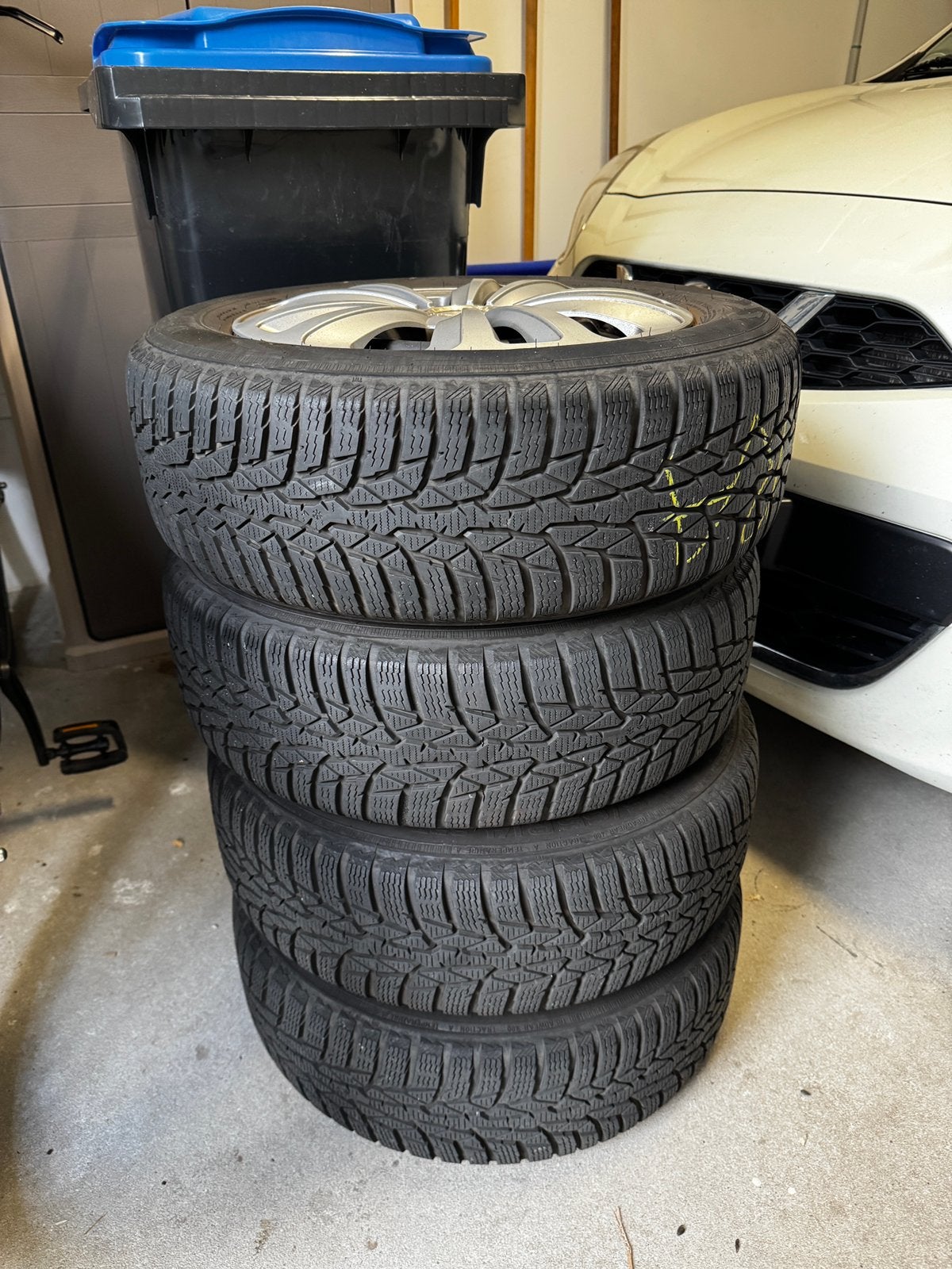 Nissan Micra Winterbanden + velgen 175/65R14, Ophalen, 14 inch, Gebruikt, 175 mm