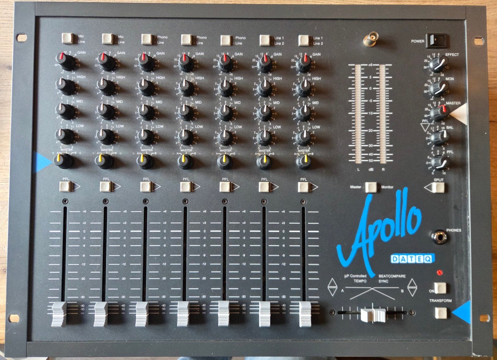 Dateq Apollo DJ Mixer - Zo goed als nieuw, 1e eigenaar, Ophalen of Verzenden, Zo goed als nieuw, 5 tot 10 kanalen, Microfooningang