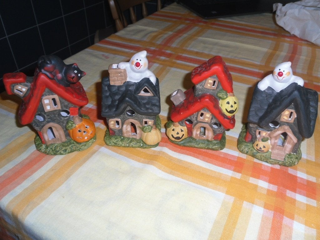 4 STENEN HUISJES MET VERLICHTING ZONDER BATTERIJ, Ophalen of Verzenden, Zo goed als nieuw, Overige typen