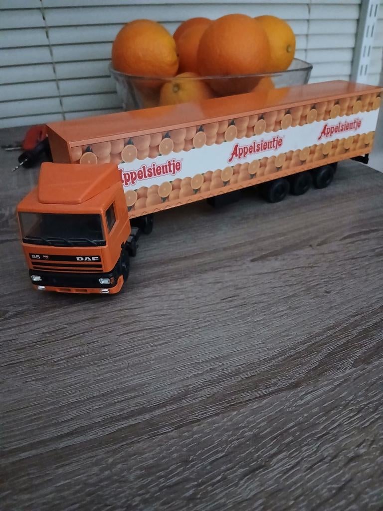 Daf 95 van Appelsientje van lion car 1.50, Hobby en Vrije tijd, Ophalen of Verzenden, Bus of Vrachtwagen, Lion Toys
