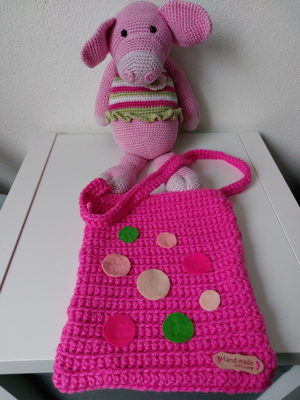 Zelfgehaakt schoudertasje met varkentje, Ophalen of Verzenden, Handgemaakt, Zo goed als nieuw, Roze