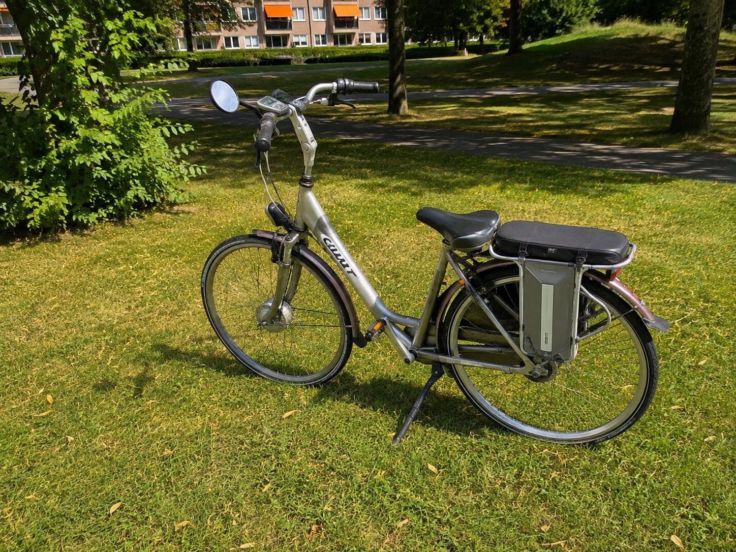 Giant elektrische fiets | 2 accu’s | 8 versnellingen, Ophalen, Zo goed als nieuw, 30 tot 50 km per accu, Giant