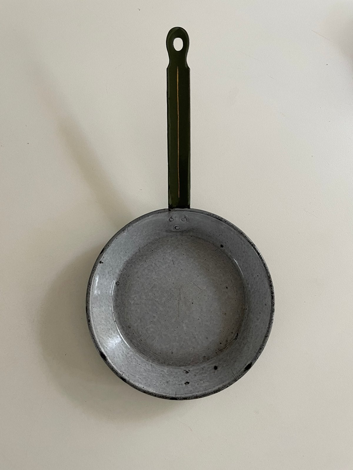 Donkergroen emaille koekenpannetje, Antiek en Kunst, Antiek | Emaille, Ophalen of Verzenden