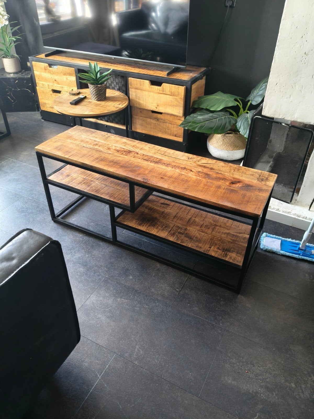 mango houten tv kast, Ophalen, Mangohout, Zo goed als nieuw, Minder dan 100 cm
