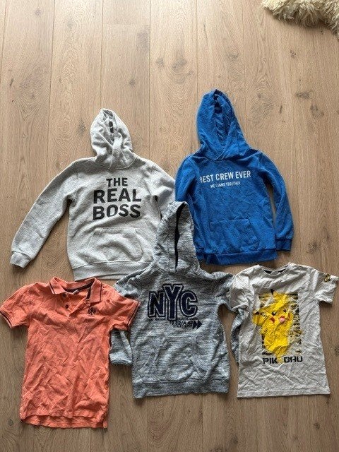 Kinderkleding maat 128: hoodies / shirts (Pikachu), Ophalen of Verzenden, Gebruikt, Jongen, Overige typen