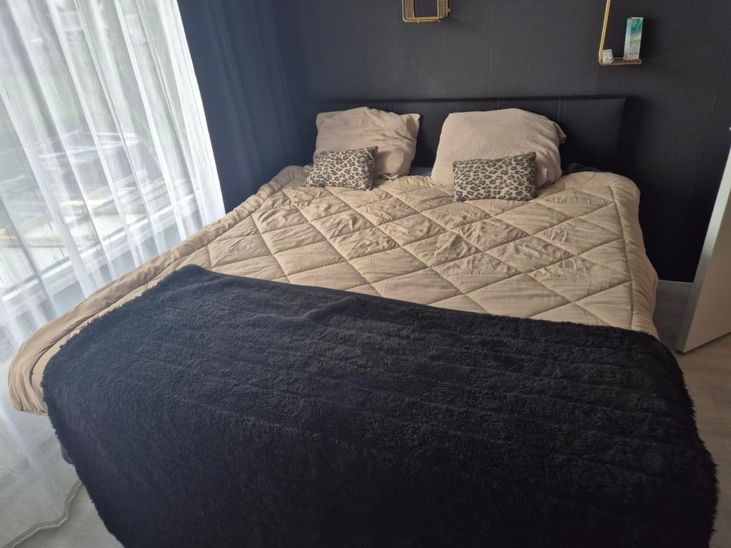 Zwarte boxspring met matrassen bieden, Ophalen, Gebruikt, Zwart, Tweepersoons