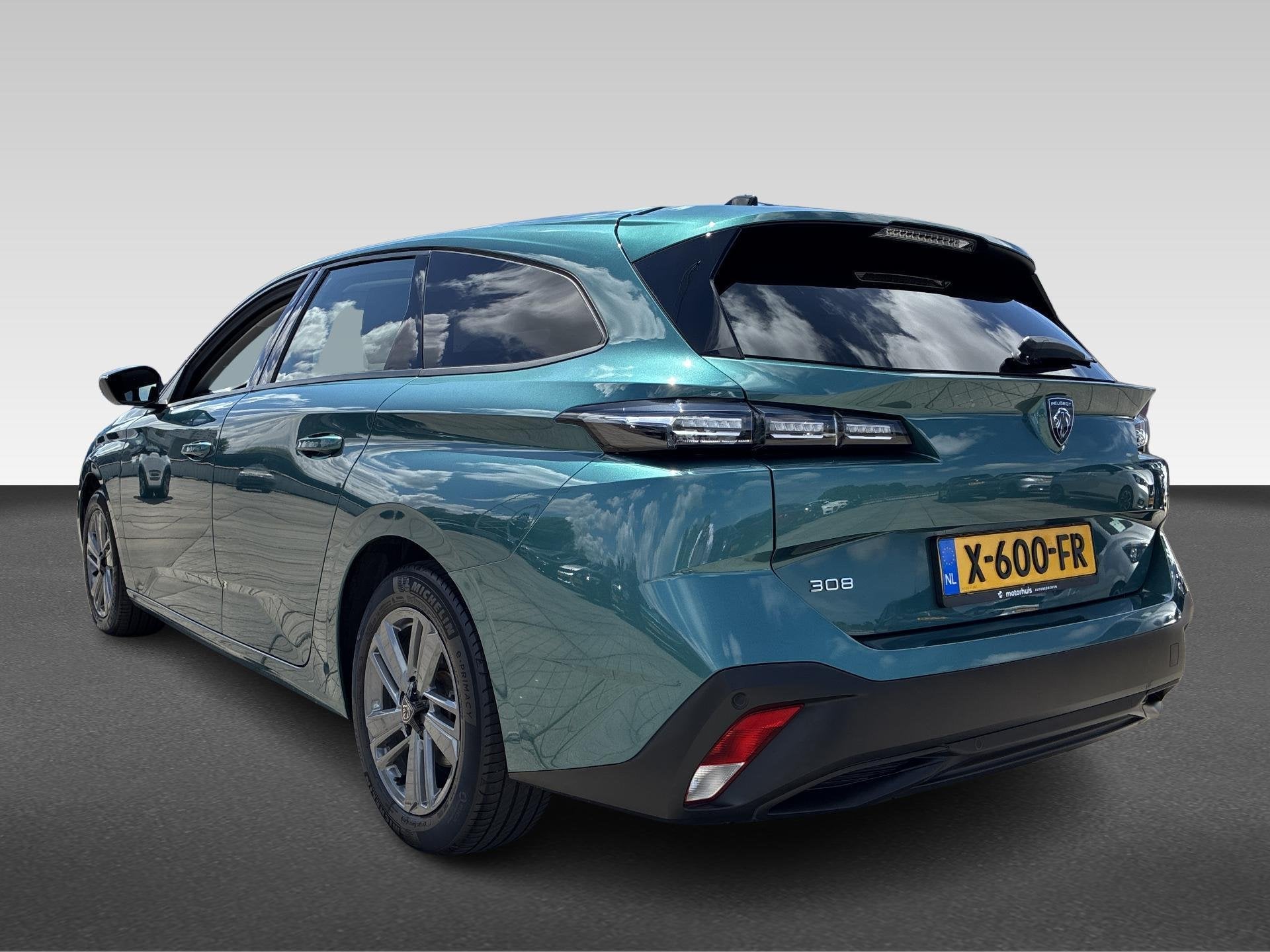 Peugeot 308 SW 1.2 PureTech Active Pack Business, Auto's, Automaat, Gebruikt, Euro 6, Blauw