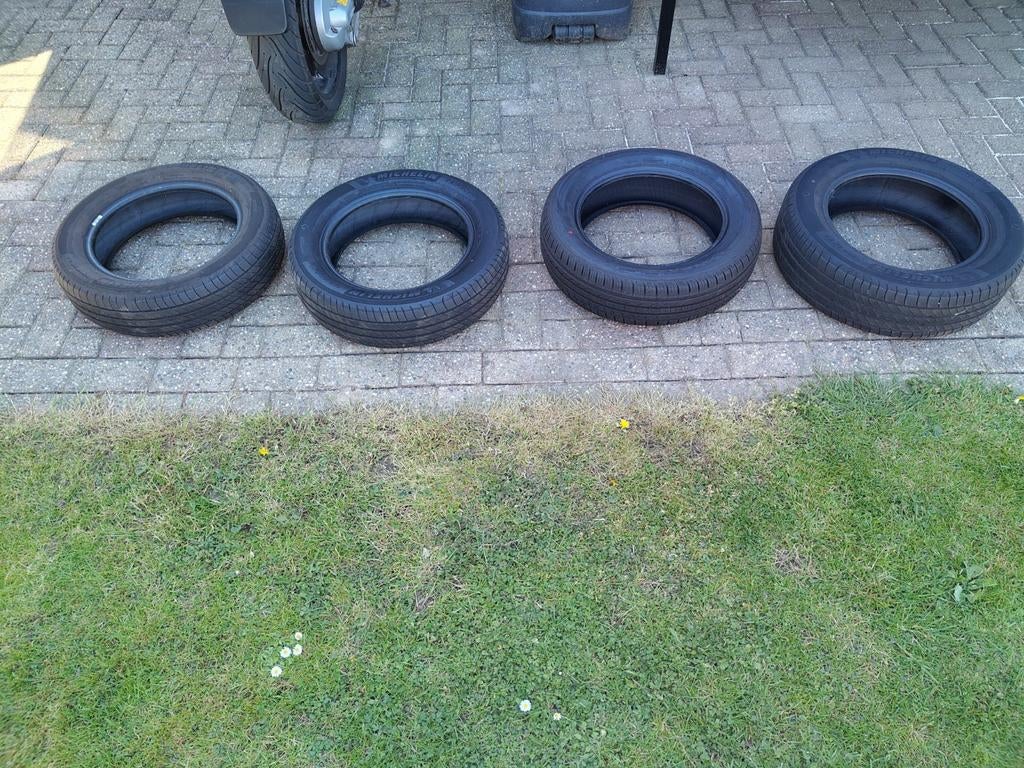 Set van 4 zomerbanden voor Renault Twingo, Auto-onderdelen, Ophalen, Gebruikt, 15 inch, Band(en)