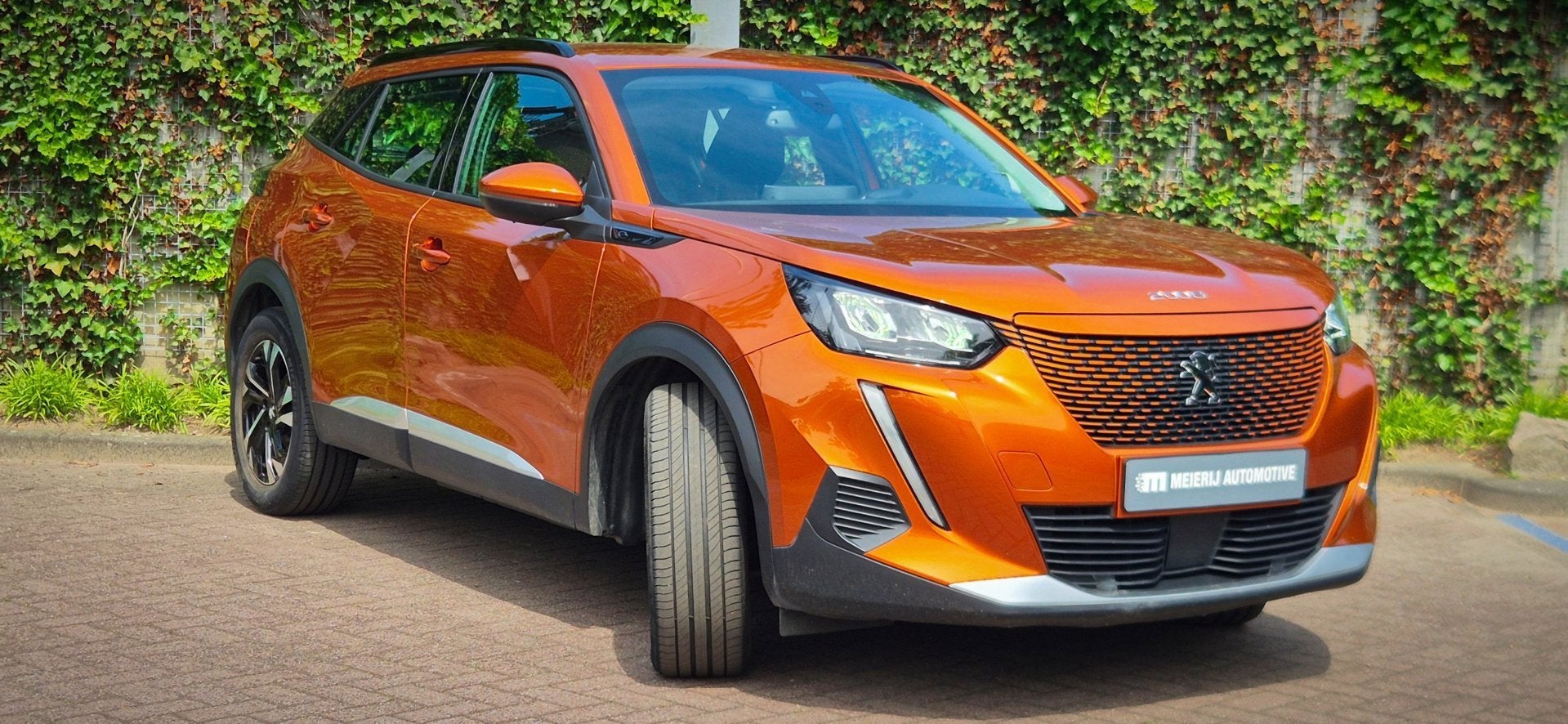 Peugeot E-2008 EV Allure Première 1 fase 50 kWh | SOH 92,3%, Auto's, Automatische klimaatregeling, Gebruikt, Zwart, Overige kleuren