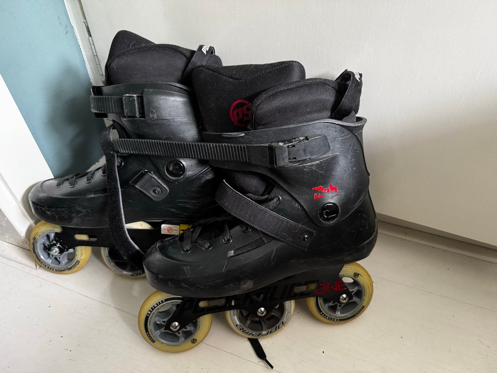 Powerslide Zoom Black 100 Inline Skates - Maat 43-44, Gebruikt, Heren, Ophalen of Verzenden, Inline skates 4 wielen