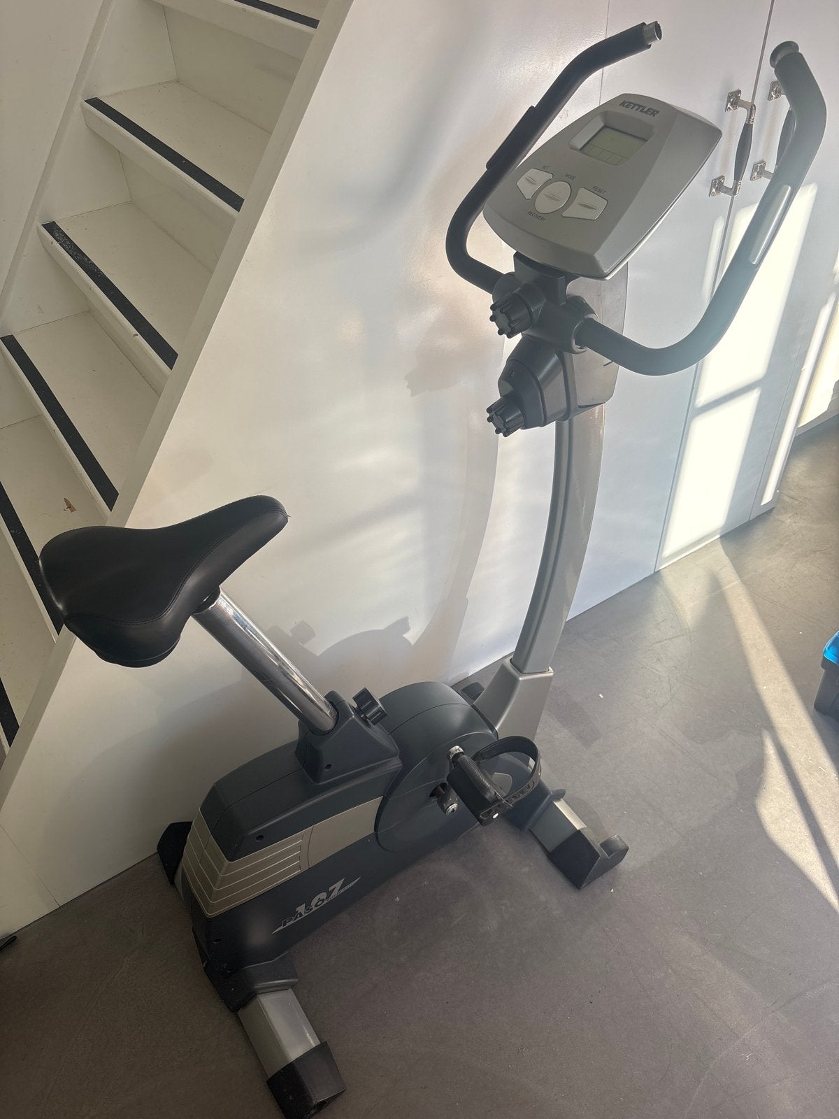 Kettler Hometrainer - Ideaal voor thuisworkouts, Sport en Fitness, Fitnessapparatuur, Ophalen, Gebruikt, Metaal, Benen
