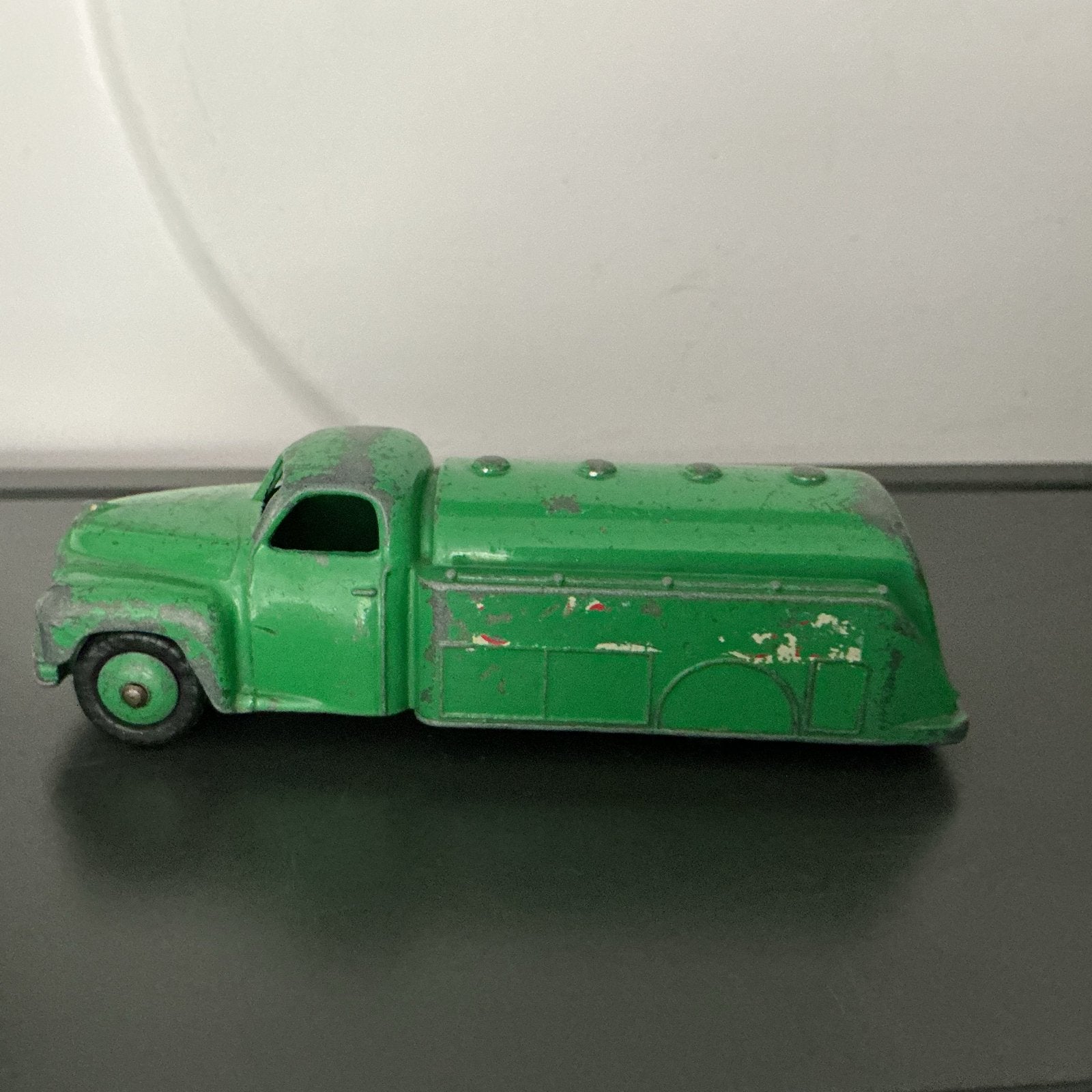 Vintage Dinky Toys Meccano Ltd. Groene Tankwagen, Ophalen of Verzenden, Gebruikt