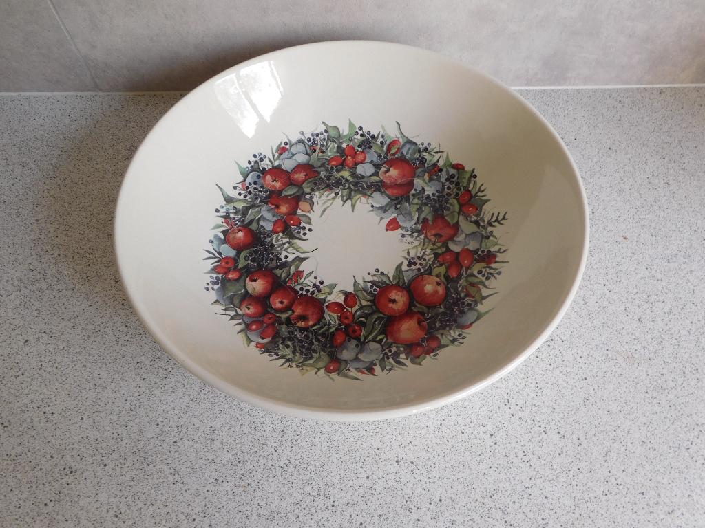 Schaal 28x7 cm. Apple & Rosehip JET by ter Steege, Ophalen of Verzenden, Overige stijlen, Aardewerk, Schaal of Schalen