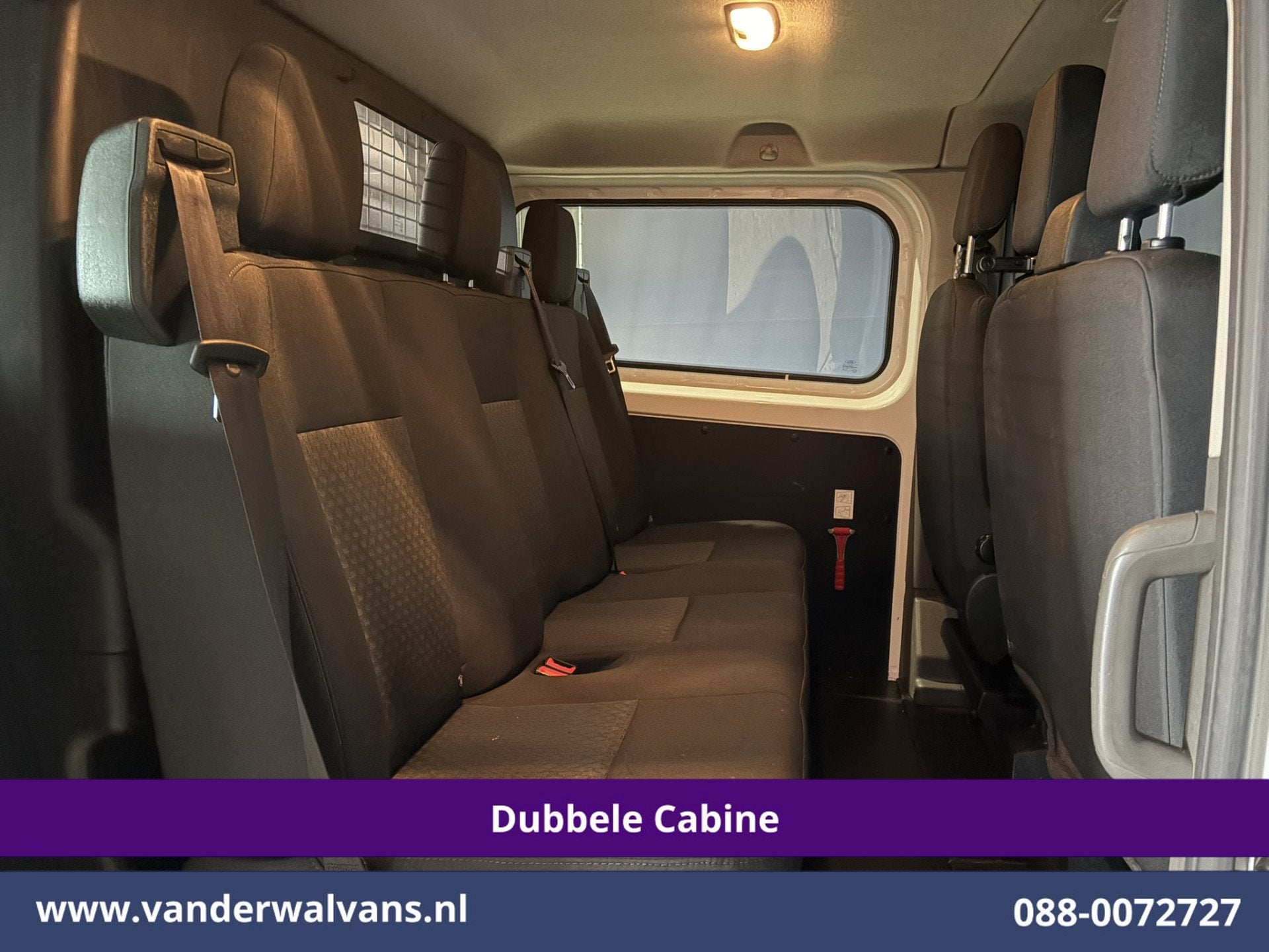 Ford Transit Custom 2.0 TDCI 131pk L2H1 Dubbele Cabine Euro6, Auto's, Voorwielaandrijving, Dealer onderhouden, Stof, Gebruikt
