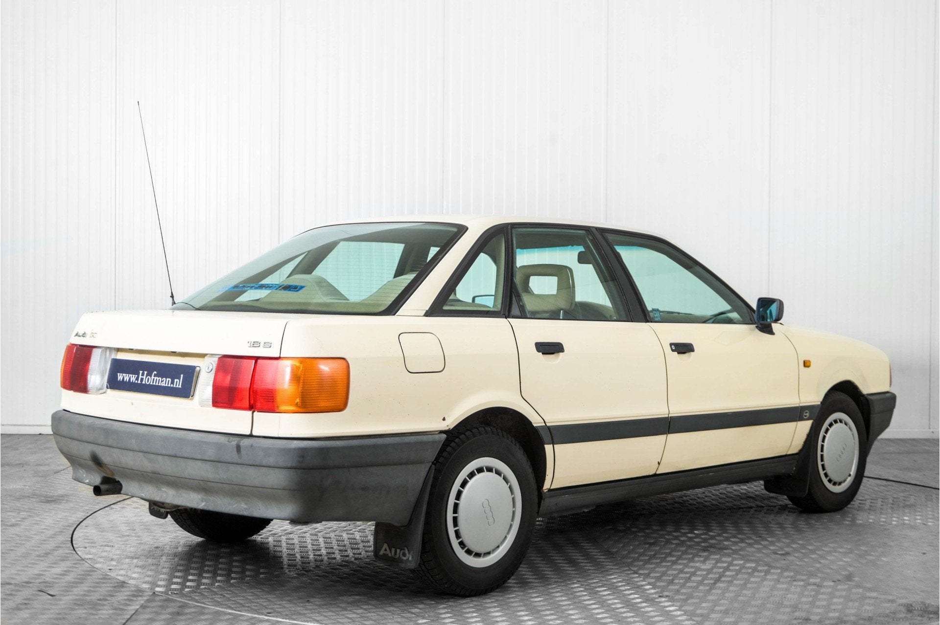Audi 80 1.8 (bj 1987), Voorwielaandrijving, 1043 kg, Gebruikt, 4 cilinders
