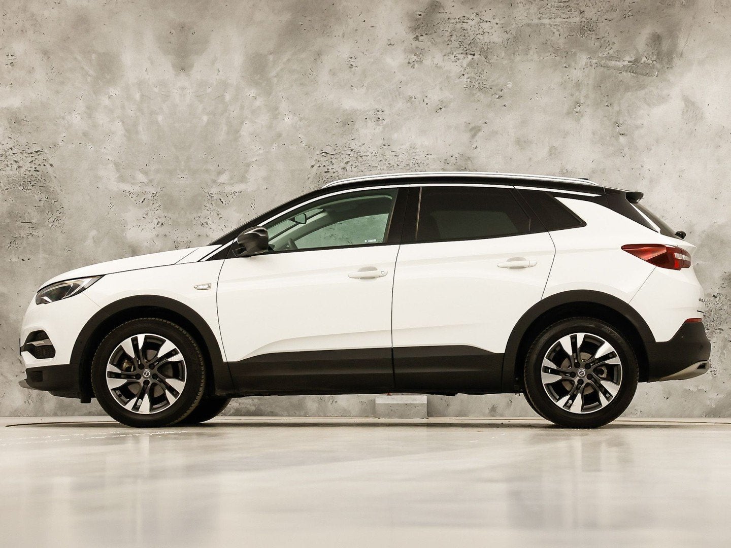 Opel Grandland X 1.2 Turbo Innovation Sport (APPLE CARPLAY,, Auto's, Voorwielaandrijving, 12 maanden, Gebruikt, 1199 cc