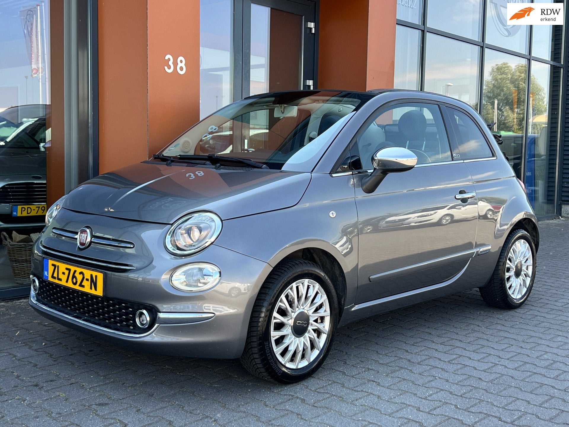 Fiat 500c 1.2 automaat|Airco|Cruise|Bluetooth|PDC|Trekhaak, Gebruikt, 4 cilinders, Cabriolet, 915 kg