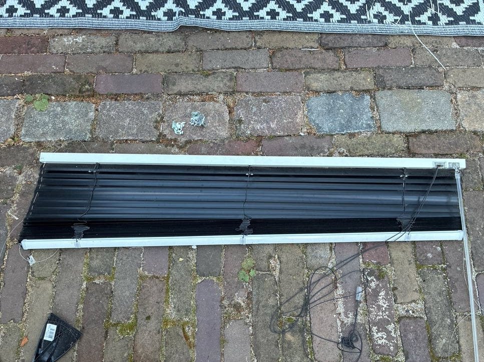 Zwarte luxaflex, Ophalen, Gebruikt, 100 tot 150 cm, 150 tot 200 cm