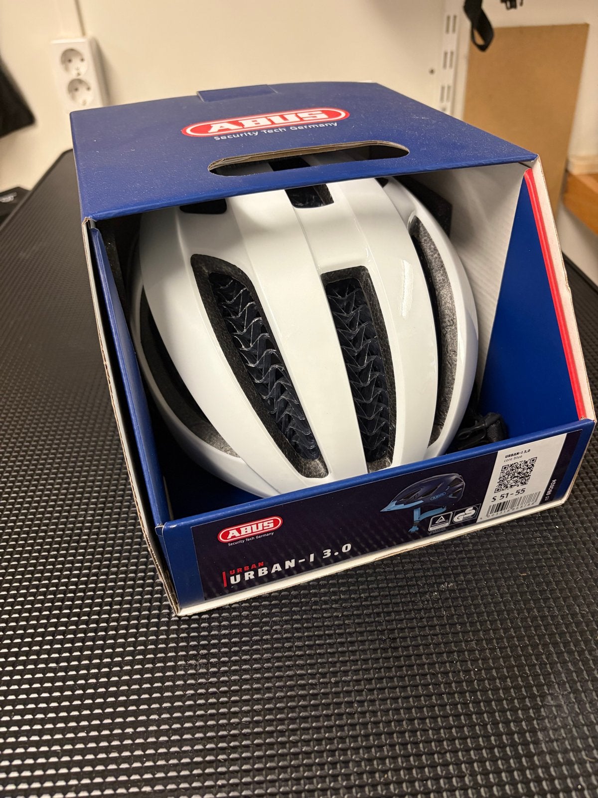 Bontrager Starvos WaveCel Fietshelm - Wit, Ophalen, Nieuw, S, Heer of Dame