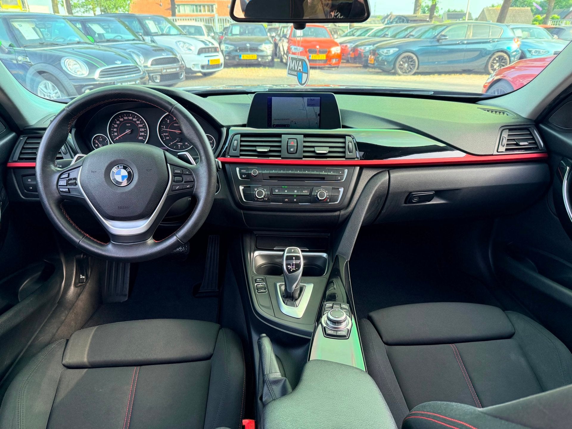 BMW 3-serie 328i Executive Sport|Ketting vervangen|Cruise co, Auto's, Automaat, Gebruikt, Zwart, 4 cilinders