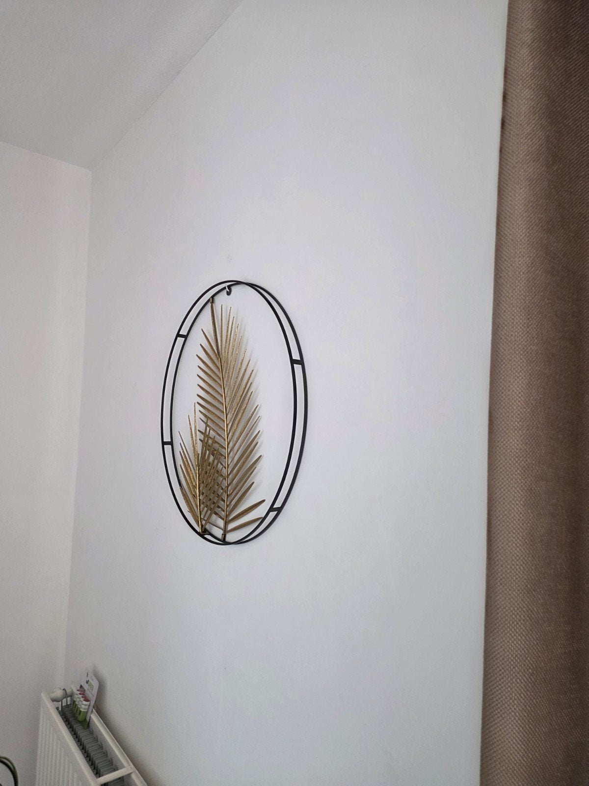 Metalen Wanddecoratie Goudkleurige Bladeren in Zwarte Ring, Ophalen, Metaal, Wandsculptuur, Met ophangsysteem