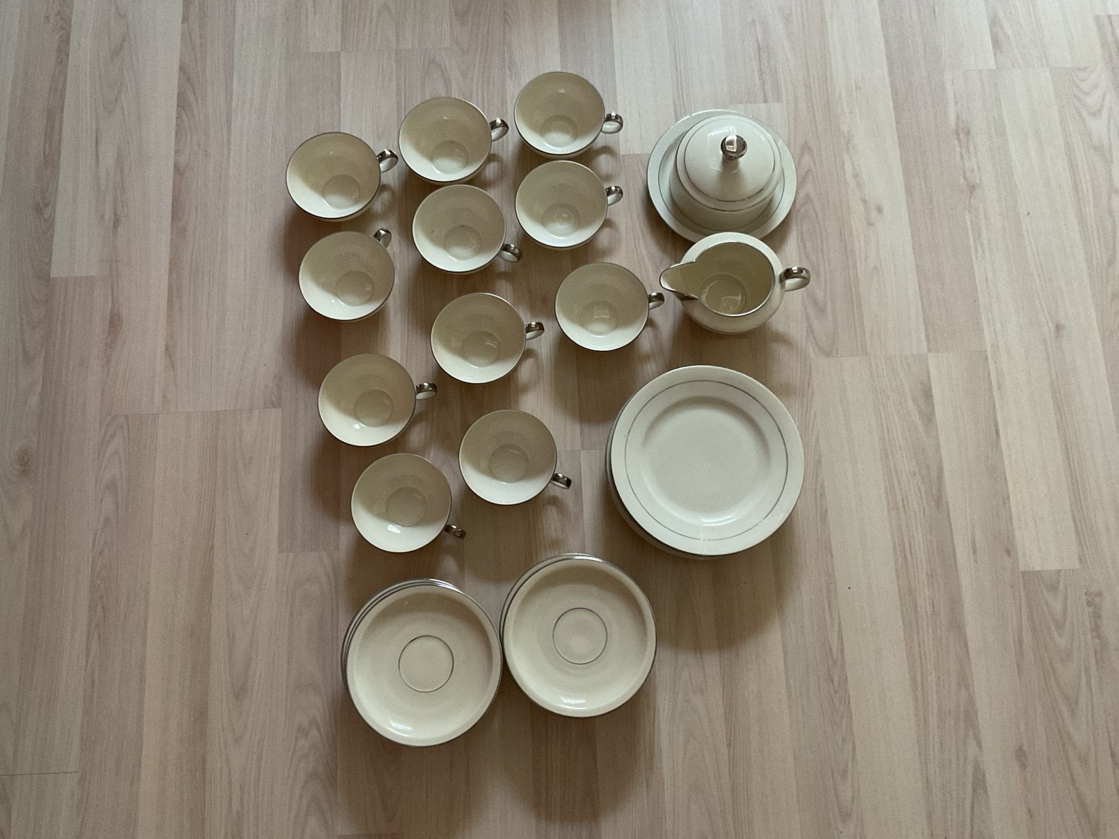 Victoria Serviesgoed /Vintage Crèmekleurig met Zilveren Rand, Gebruikt, Overige merken, Vintage, Ophalen of Verzenden