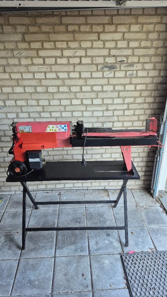 houtklover met onderstel en houtbok, Ophalen, Gebruikt, Elektrisch, Liggend
