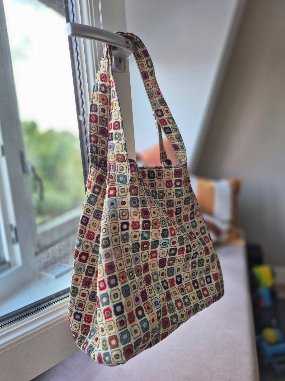Schoudertas, gobelinstof, granny squares, Ophalen of Verzenden, Zo goed als nieuw, 30 cm of meer, Minder dan 35 cm