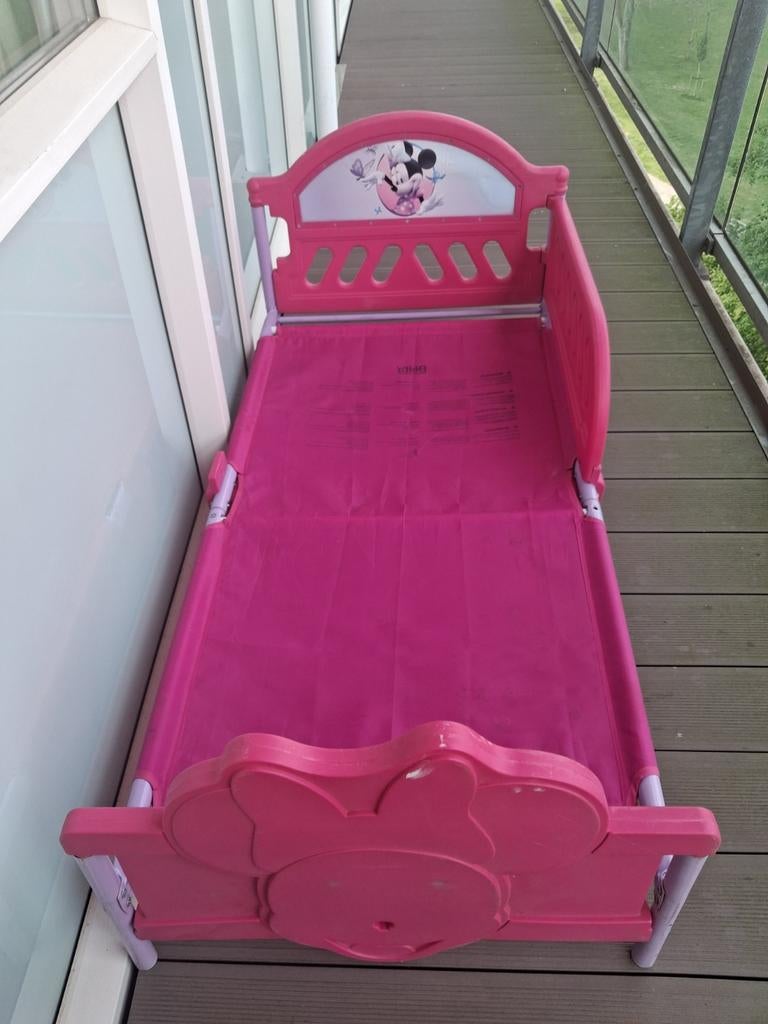 Roze Minnie Mouse peuterbed (140x70) - Zonder matras, Kinderen en Baby's, Kinderkamer | Bedden, Ophalen, Gebruikt, 140 tot 160 cm