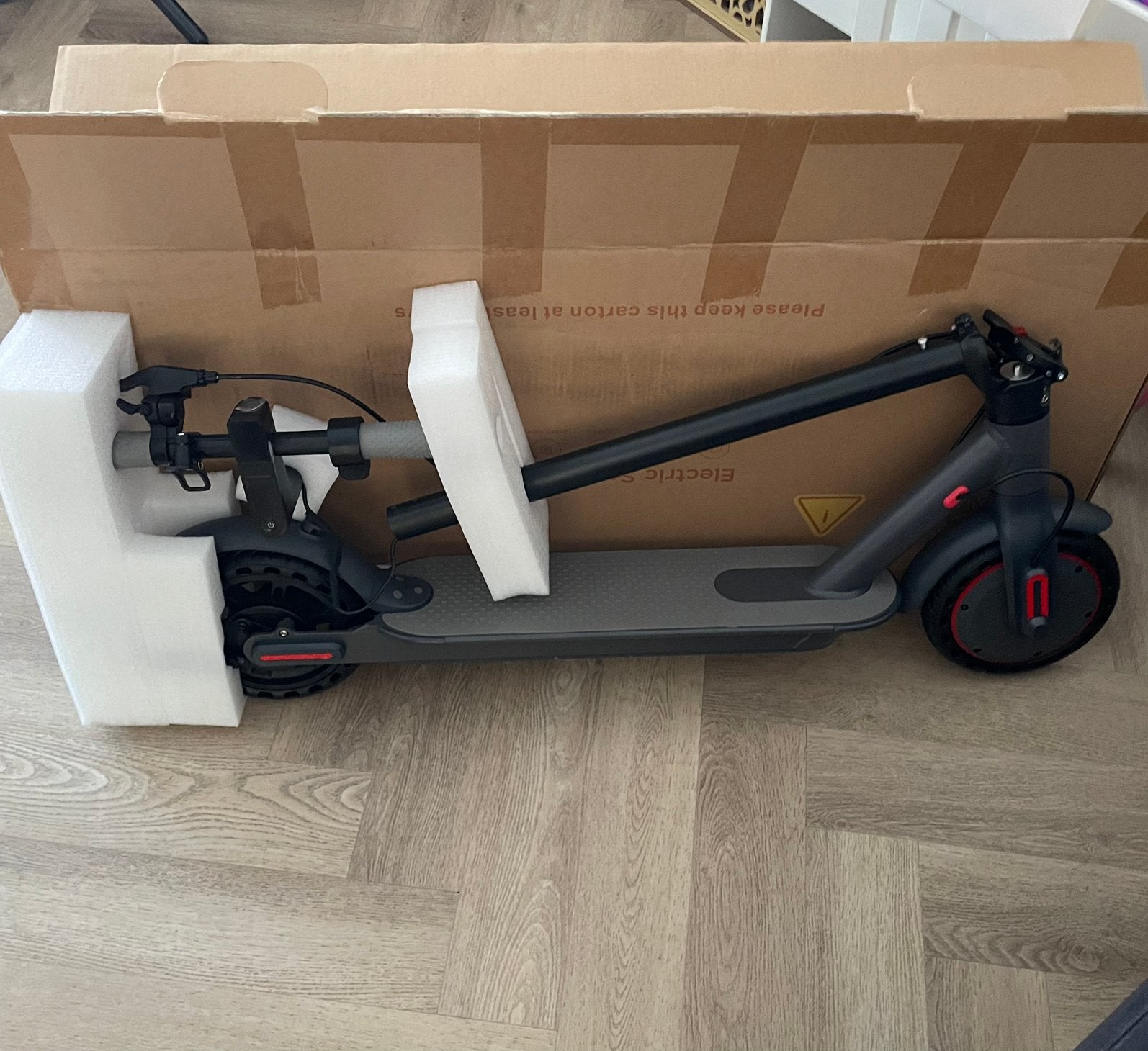 Nieuwe elektrische step, Fietsen en Brommers, Steps, Ophalen, Zo goed als nieuw, Elektrische step (E-scooter)