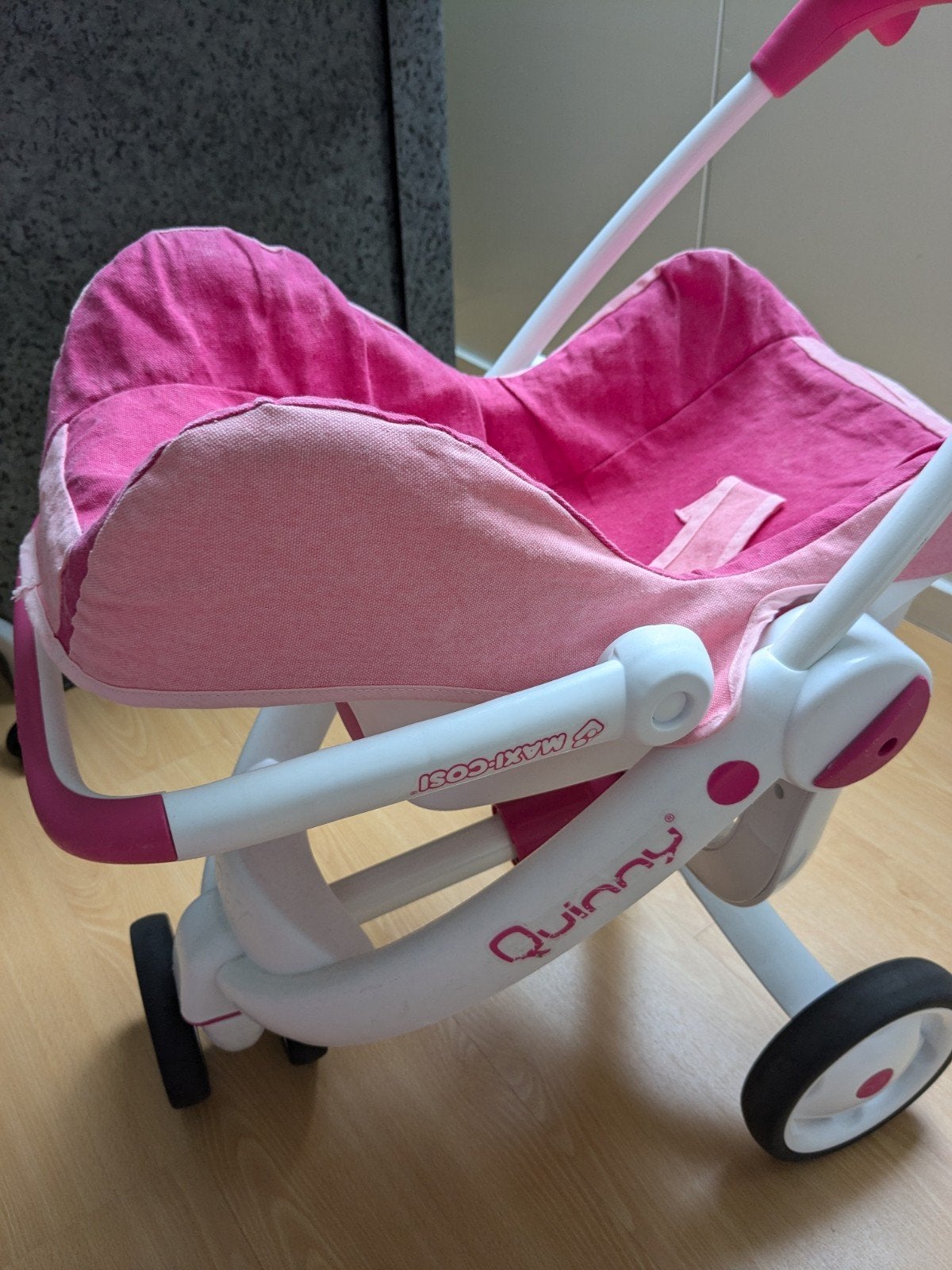 Quinny poppenwagen, Kinderen en Baby's, Speelgoed | Poppen, Ophalen, Gebruikt, Babypop