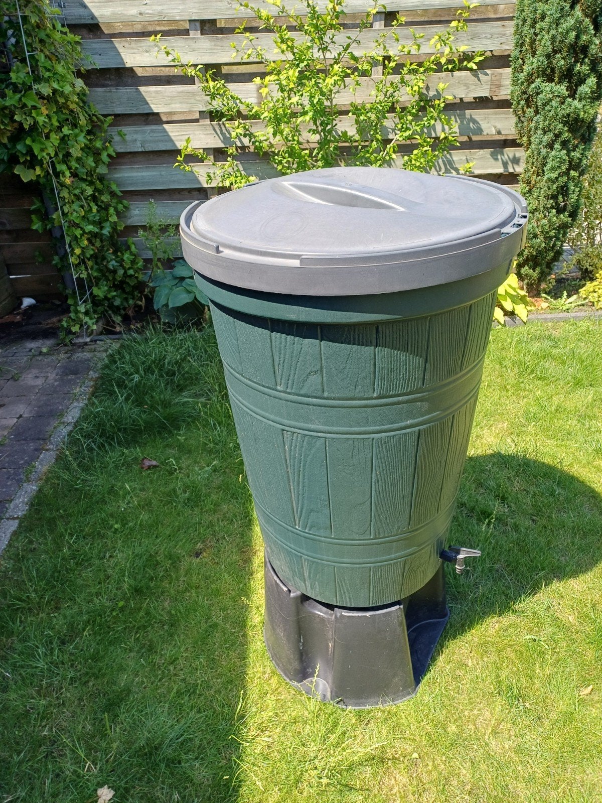 Regenton 200L met kraantje en deksel, Ophalen