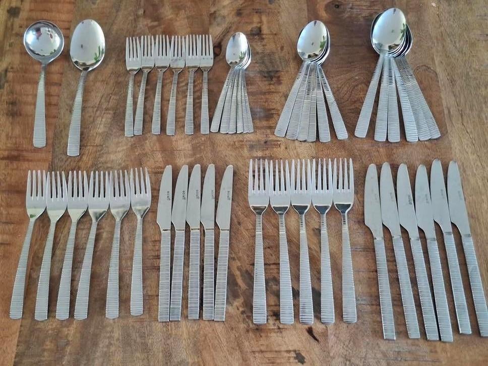 Sola Bali bestekset, 6 couvert, 70-delig, zgan, Ophalen of Verzenden, Zo goed als nieuw, Rvs of Chroom, Vaatwasserbestendig