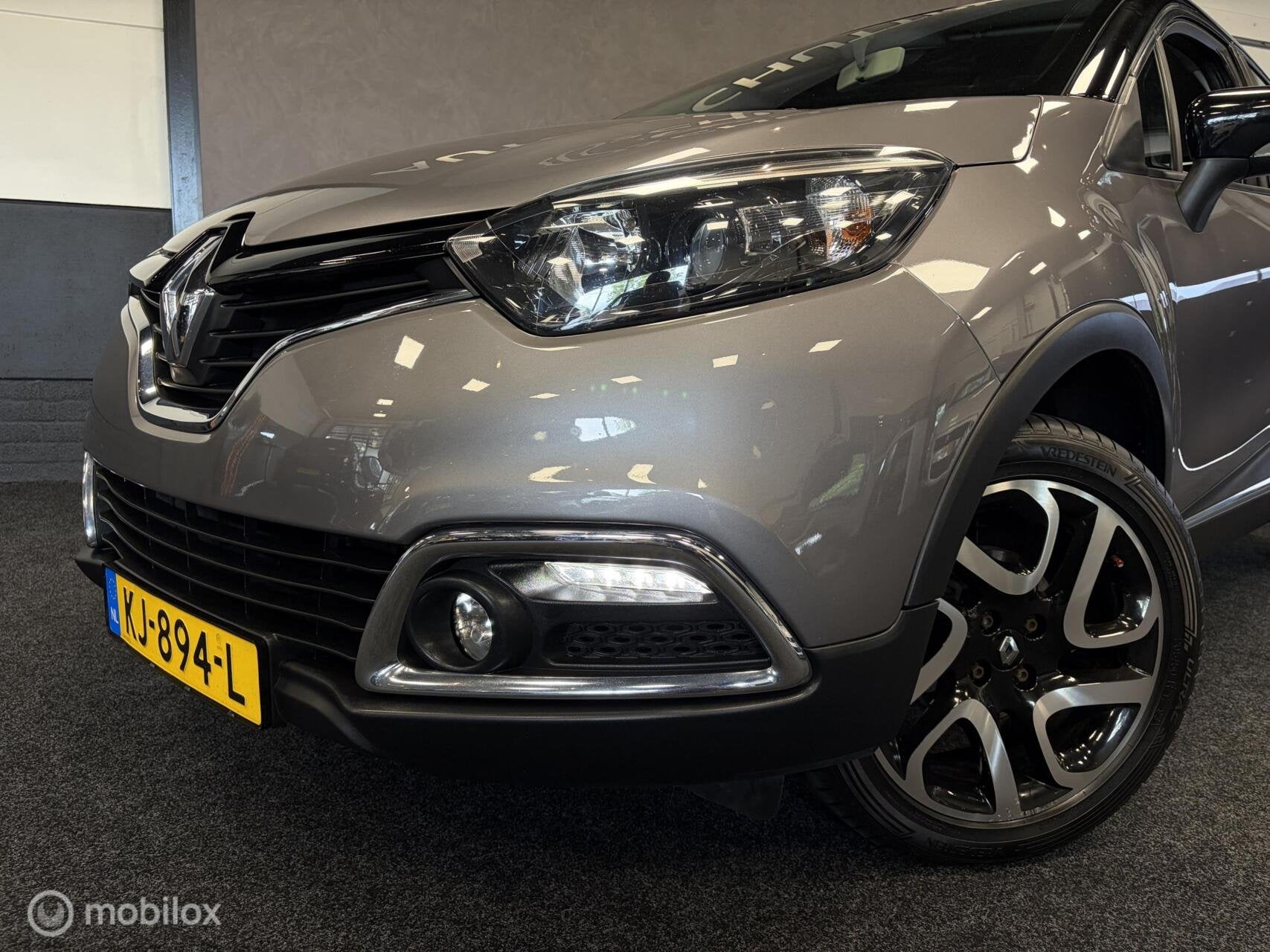 Renault Captur 0.9 TCe Expression CARPLAY / AIRCO / CRUISE /, Auto's, Voorwielaandrijving, 898 cc, Stof, Gebruikt