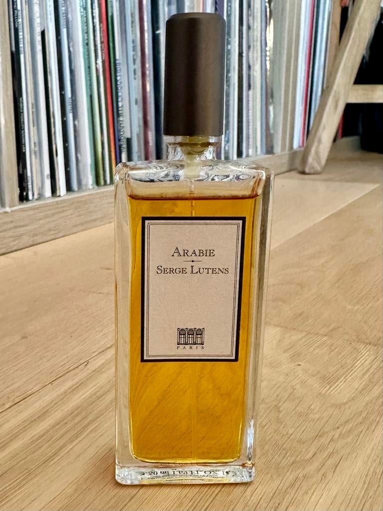 Serge Lutens Arabie Palais Royal, Sieraden, Tassen en Uiterlijk, Uiterlijk | Parfum, Ophalen of Verzenden, Zo goed als nieuw