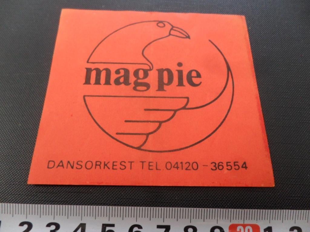 sticker oss dansorkest MAGPIE, Ophalen, Zo goed als nieuw