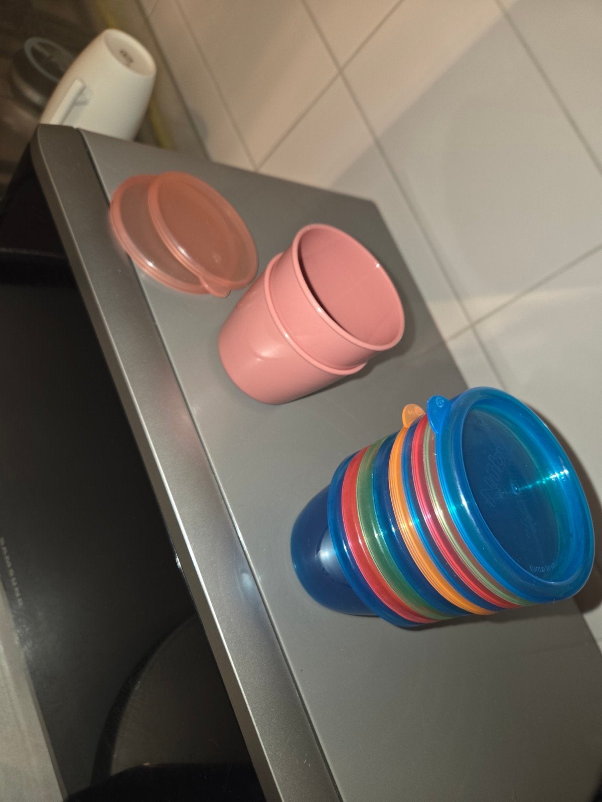 bewaar bakjes  nuby gratis, Huis en Inrichting, Ophalen, Gebruikt, Overige kleuren, Met deksel