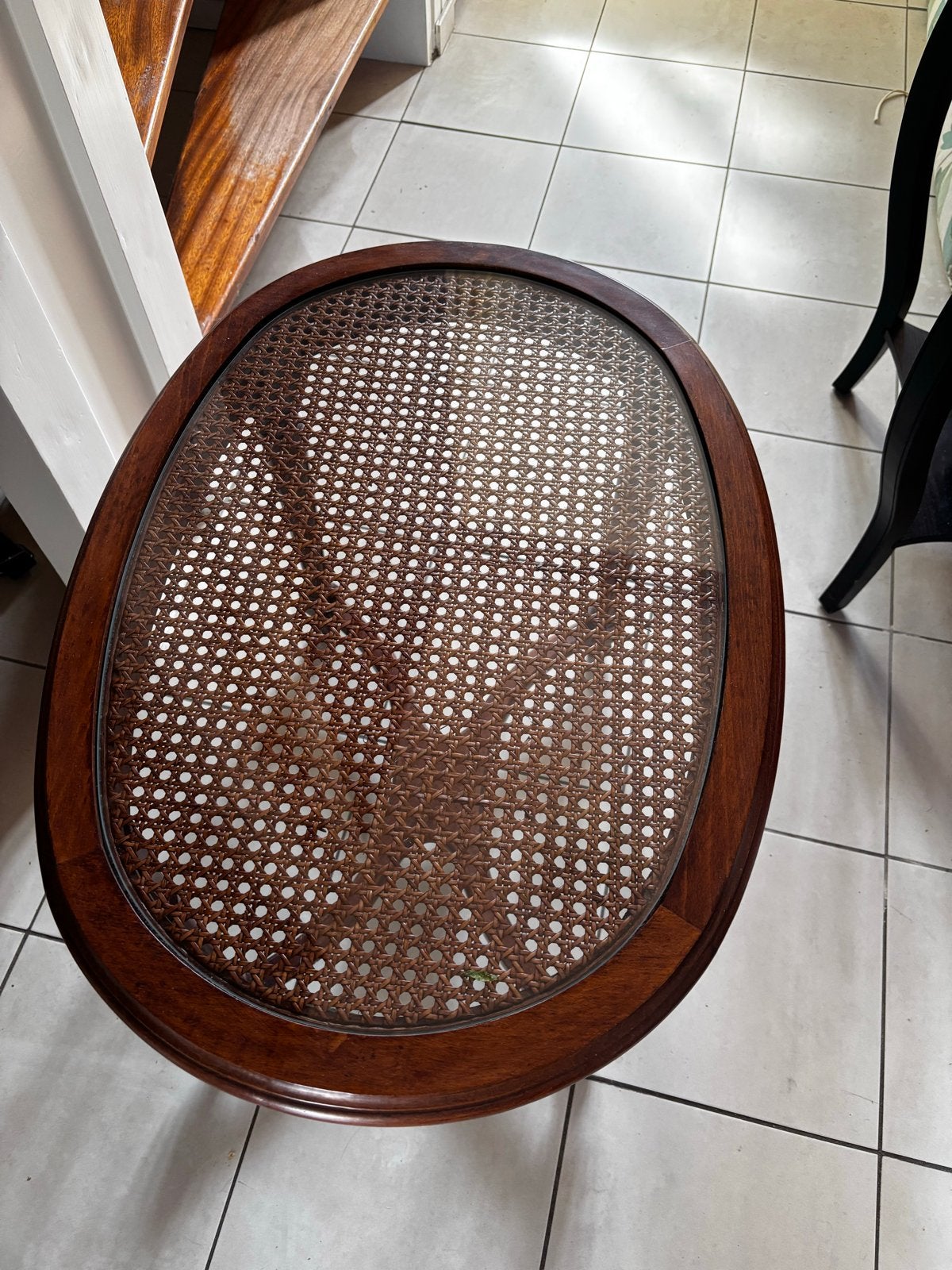 Ovale salontafel met rotan en glasplaat, Antiek en Kunst, Ophalen