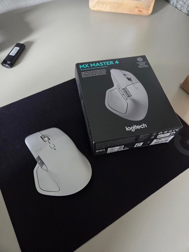 Logitech MX Master 4 - Draadloze Ergonomische Muis, Ophalen, Rechtshandig, Muis, Zo goed als nieuw