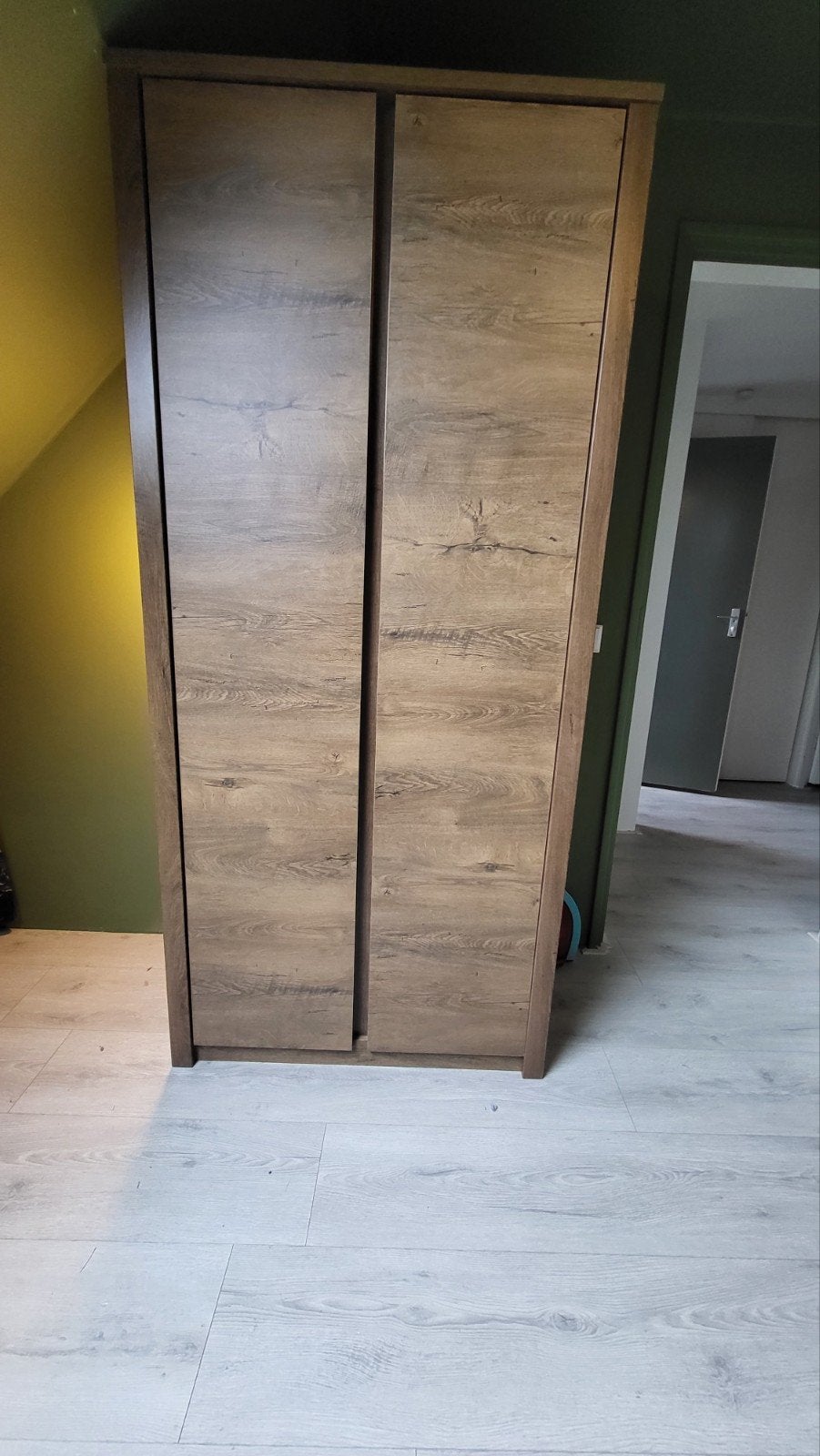 Kledingkast met hang-/legruimte, Ophalen, Gebruikt, 200 cm of meer, Met plank(en)