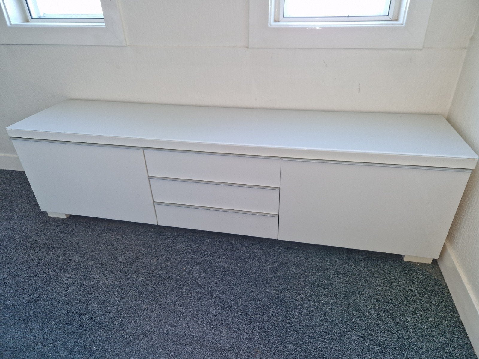 Complete set TV-meubel en Hangkast, Huis en Inrichting, Ophalen, 100 tot 150 cm, Modern, Strak, Overige houtsoorten
