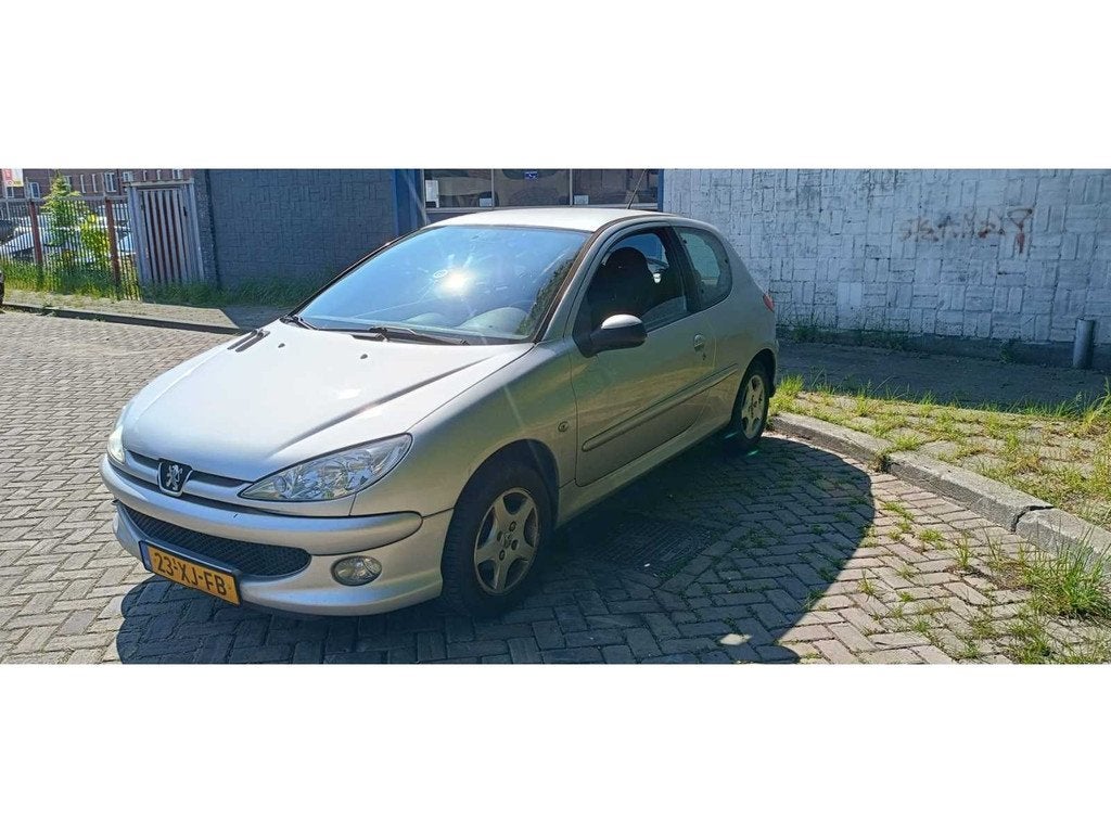 Peugeot 206 1.4 Airline 3, 23-XJ-FB, Auto's, Peugeot, Voorwielaandrijving, 31 €/maand, 4 cilinders, Origineel Nederlands