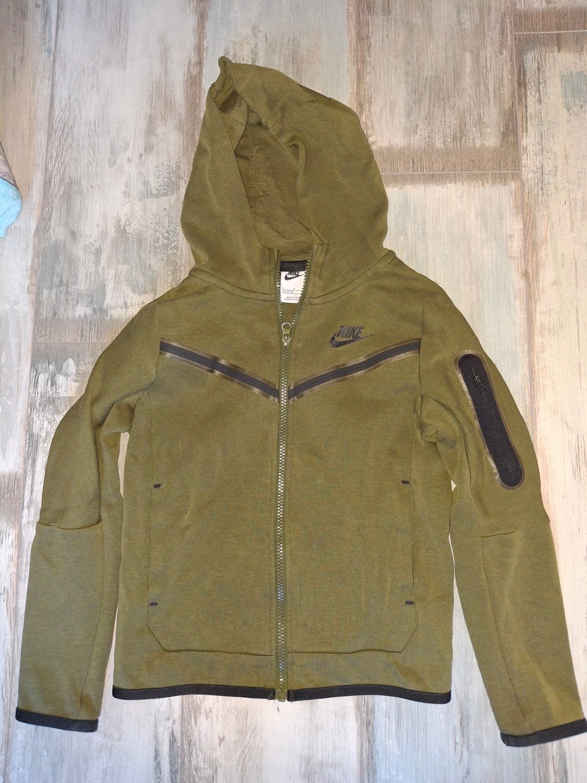 Nike trainingspak maat 128, Kinderen en Baby's, Ophalen of Verzenden, Gebruikt, Jongen of Meisje, Sport- of Zwemkleding