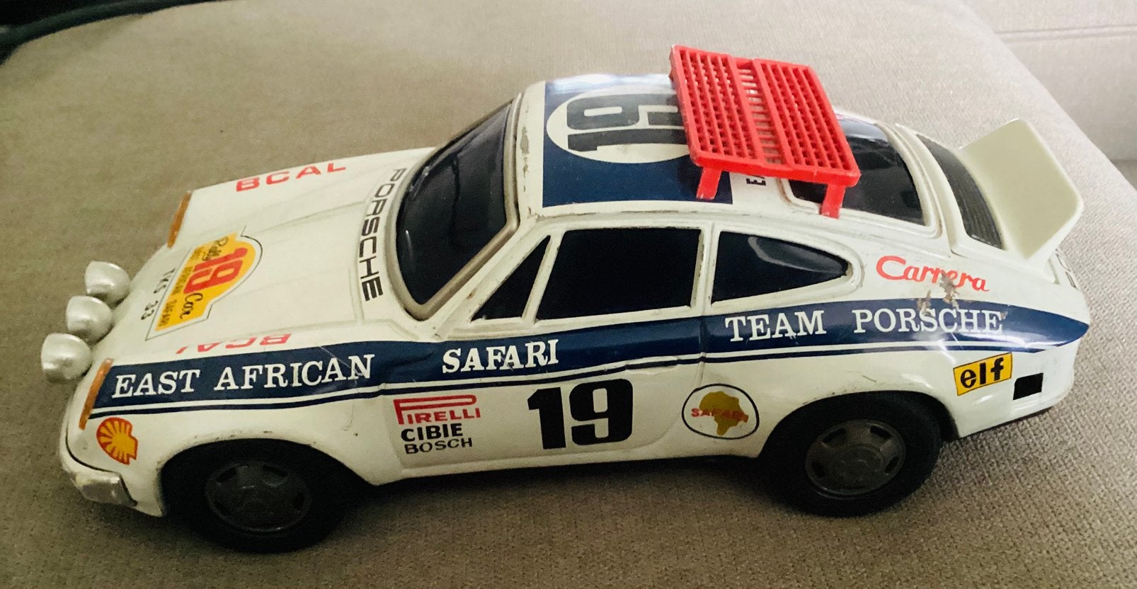 Blikken Alps Porsche 911 Carrera East African Safari Rallye, Ophalen