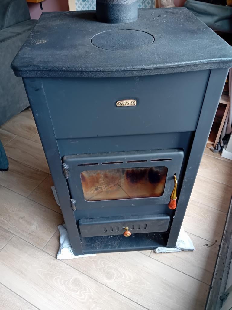 Houtkachel met cv aansluiting, Huis en Inrichting, Kachels, Ophalen, Hout, Houtkachel
