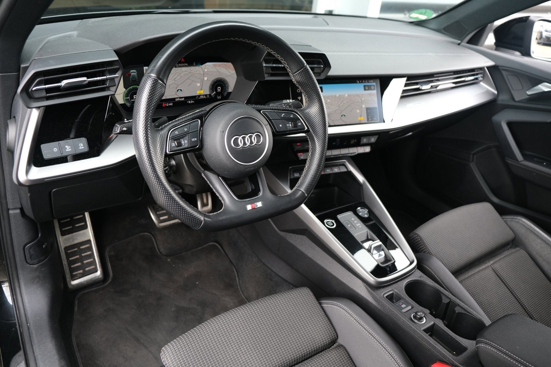 Audi A3 Sportback 40 TFSI e S-Line Black Pack Pano Led Acc P, Auto's, Dealer onderhouden, Gebruikt, Zwart, 4 cilinders