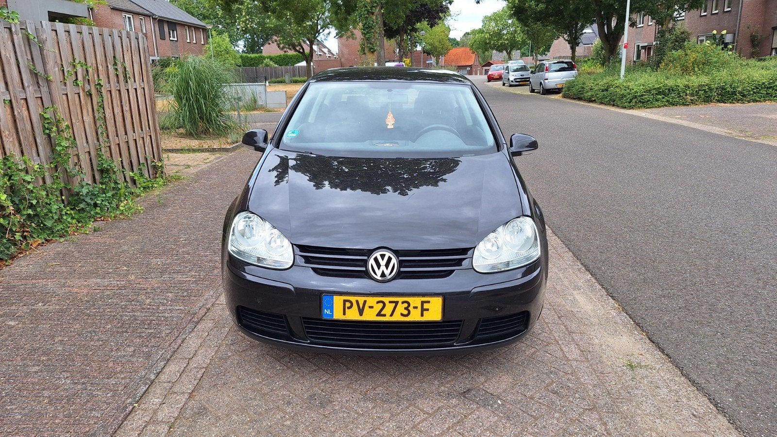 Volkswagen golf 2004 Zwart apk 12-Aug 2026, Auto's, Voorwielaandrijving, Stof, 4 cilinders, 620 kg