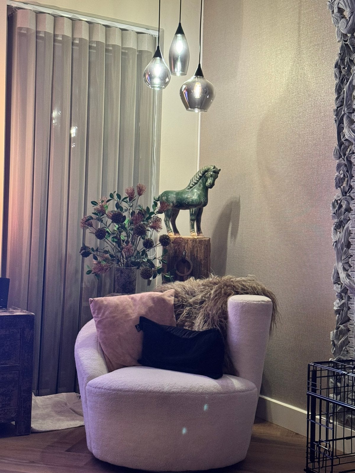 Mooie witte bouclé fauteuil, Ophalen, Wit, Zo goed als nieuw, Eén