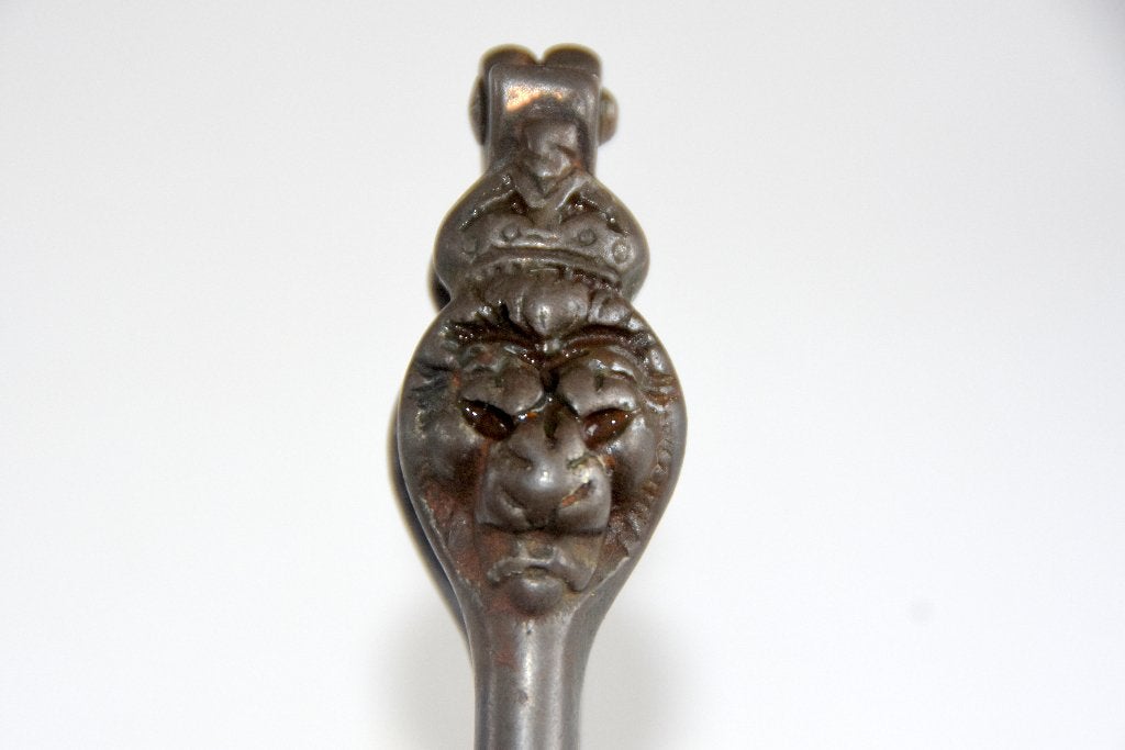 Antieke Leeuwenkop Notenkraker Royal Lion of England, Antiek en Kunst, Antiek | Keukenbenodigdheden, Verzenden